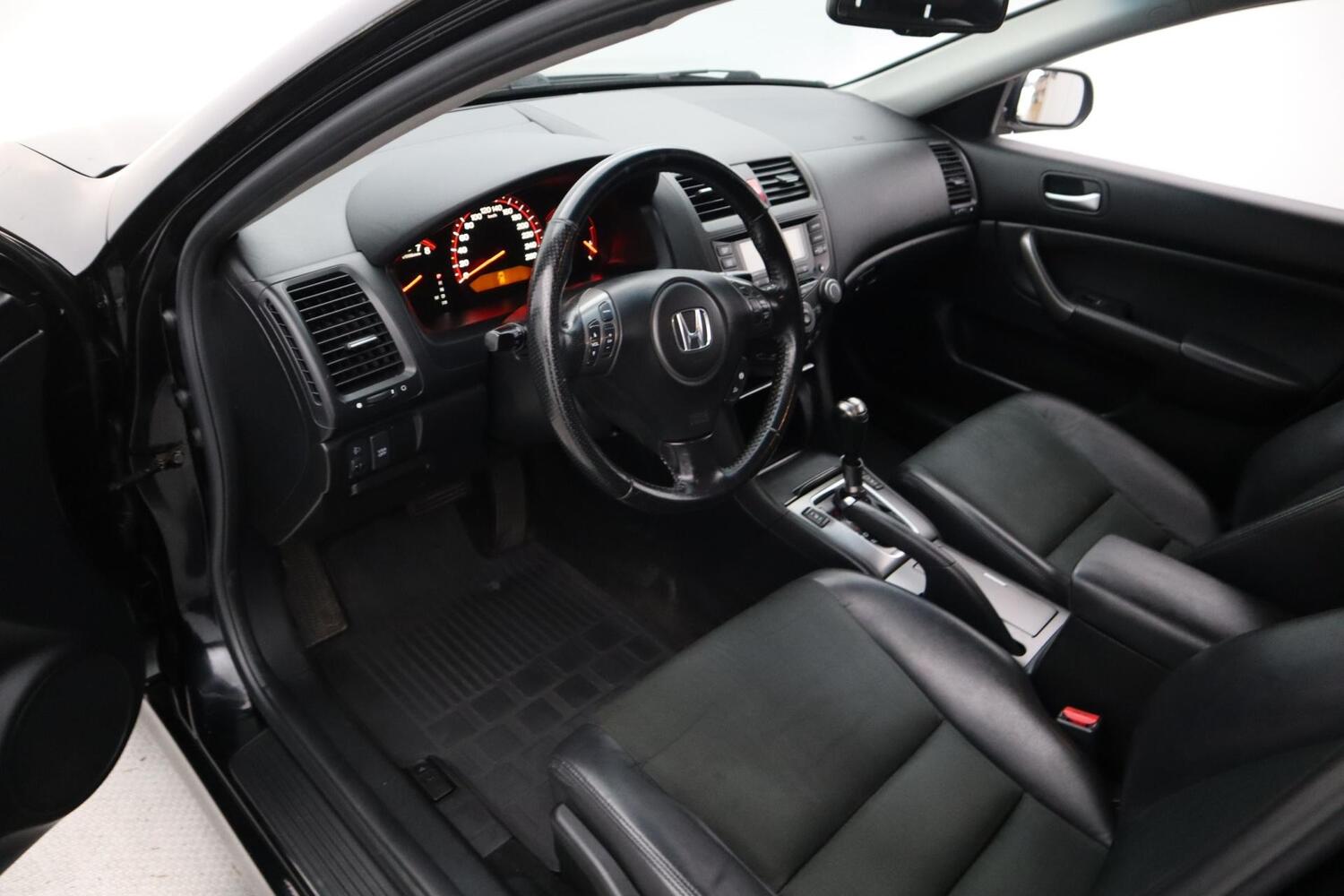 Honda Accord vaihtoauto