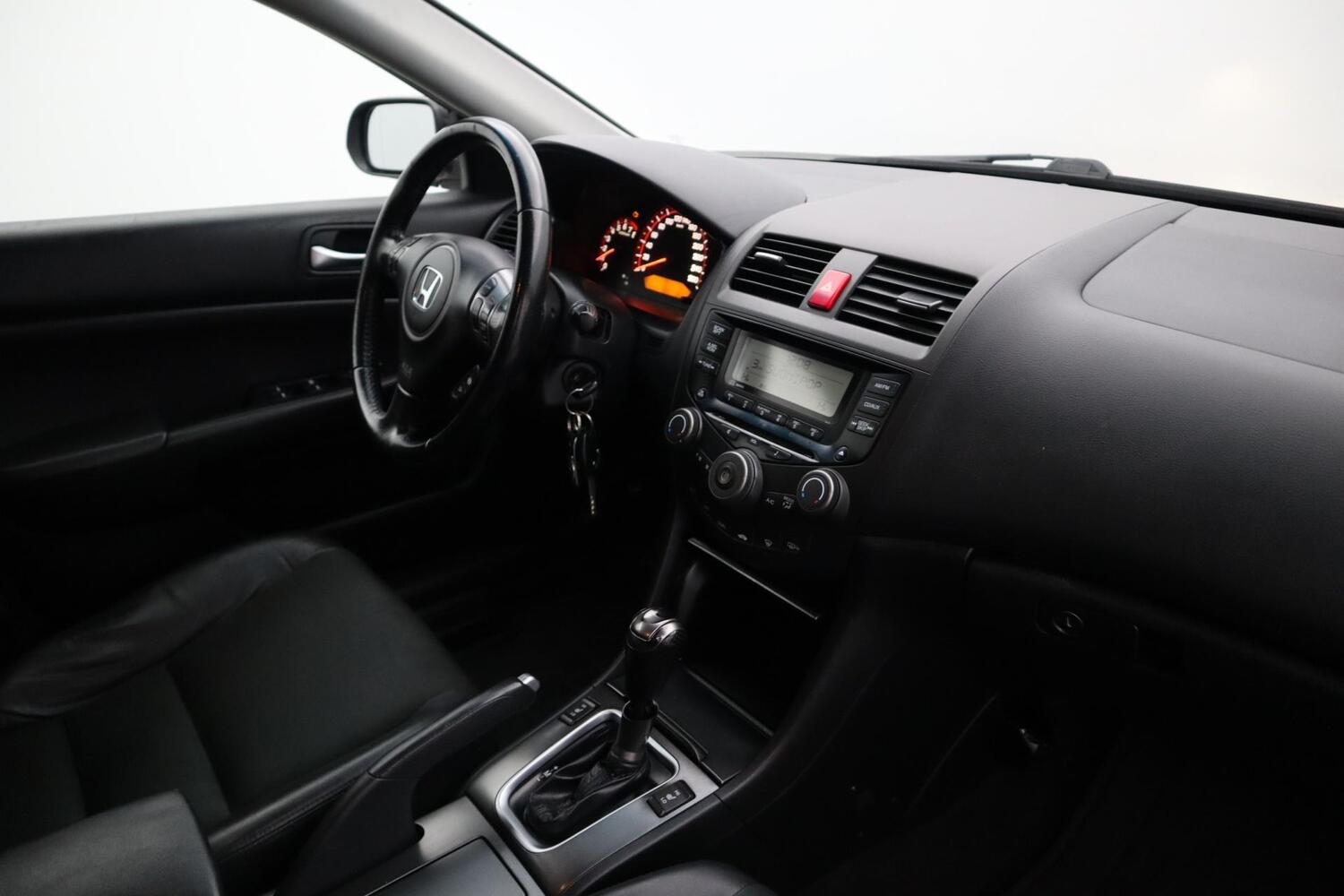 Honda Accord vaihtoauto