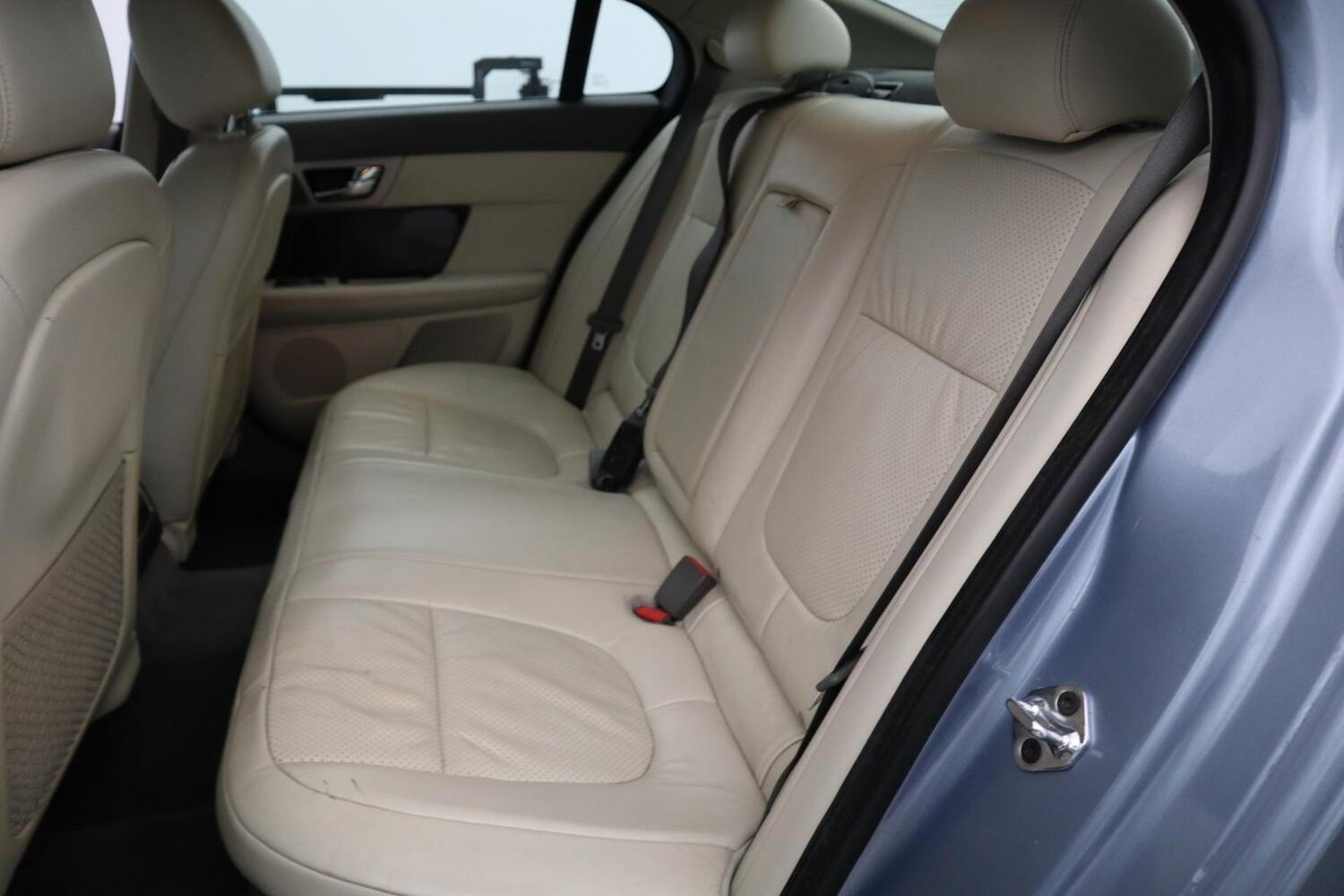 Jaguar XF vaihtoauto