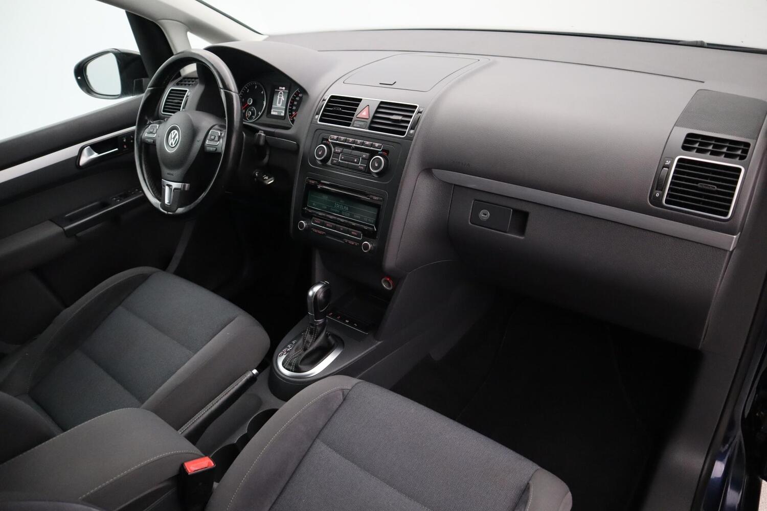 Volkswagen Touran vaihtoauto