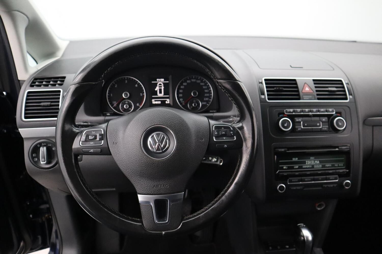 Volkswagen Touran vaihtoauto