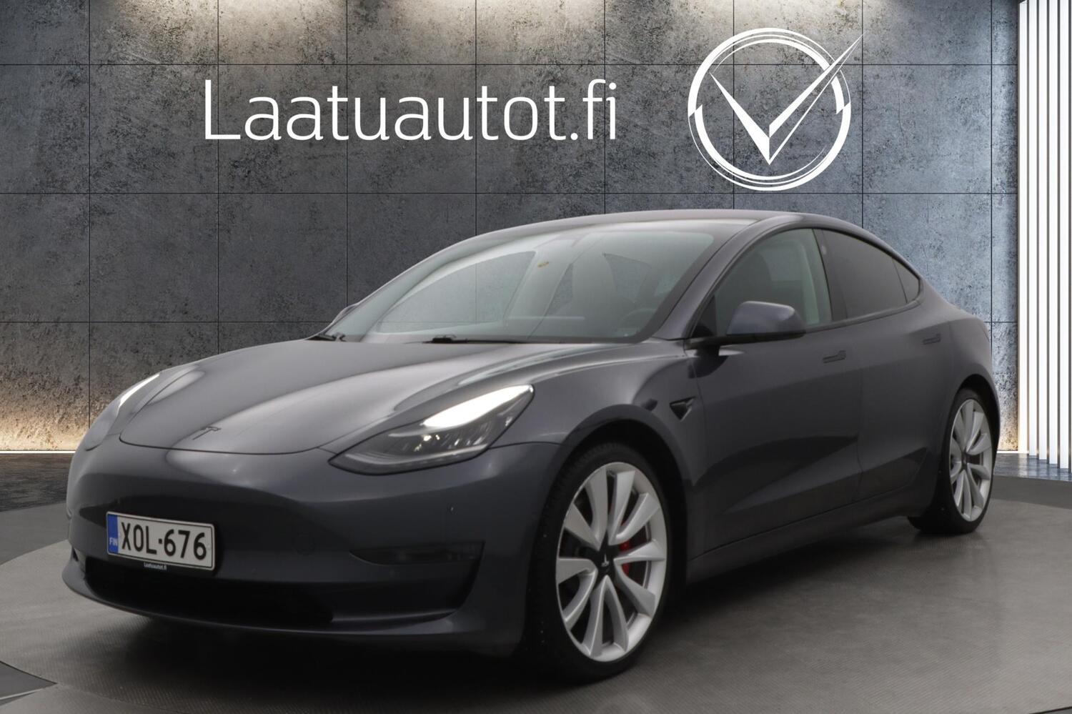 Tesla Model 3 vaihtoauto