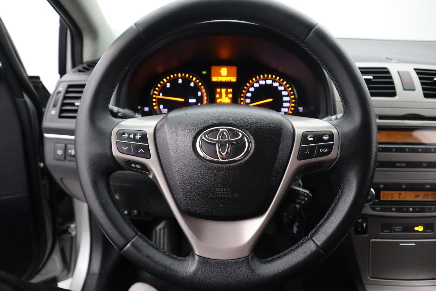 Toyota Avensis vaihtoauto