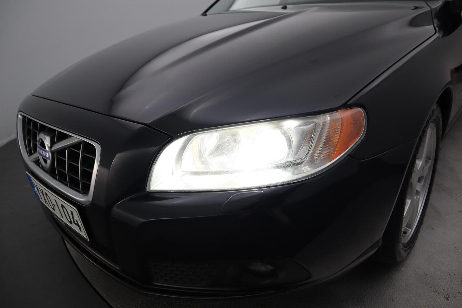 Volvo V70 vaihtoauto