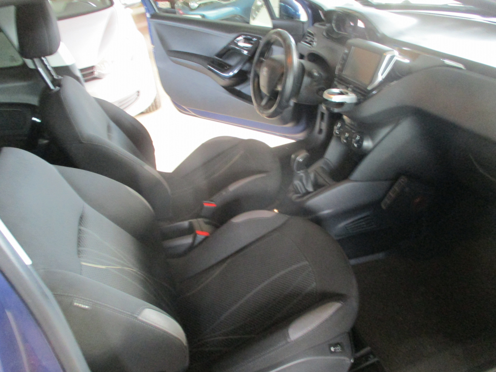 Peugeot 208 vaihtoauto