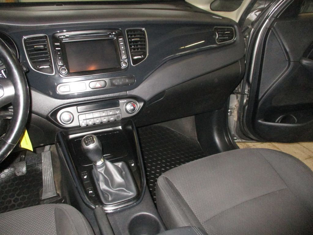 Kia Carens vaihtoauto