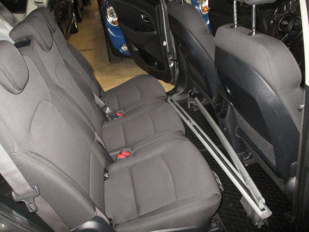 Kia Carens vaihtoauto