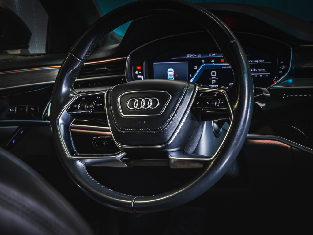 Audi A8 vaihtoauto