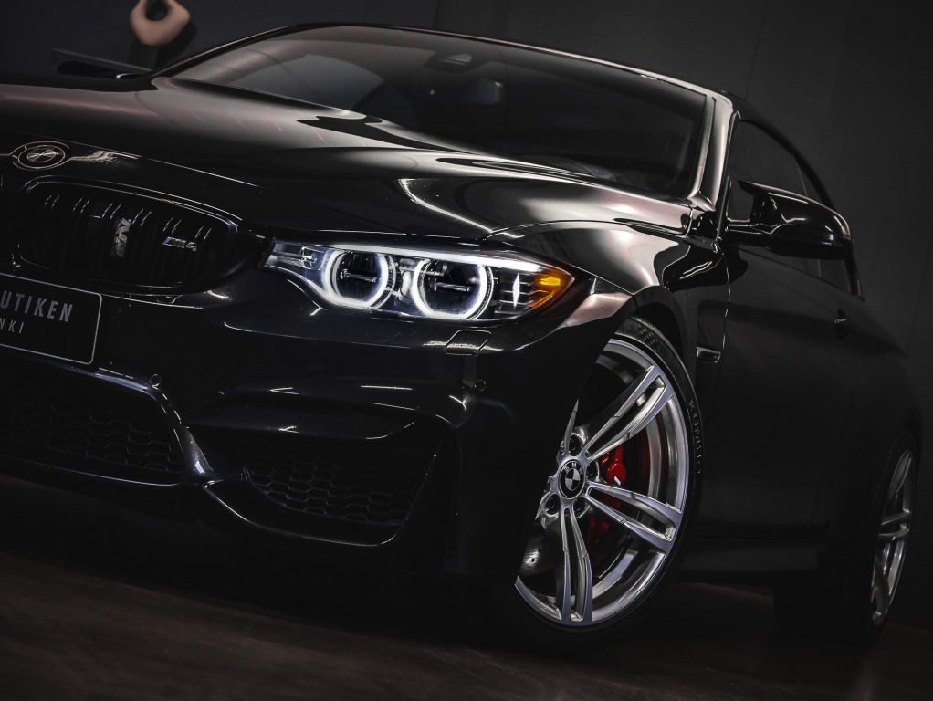 BMW M4 vaihtoauto