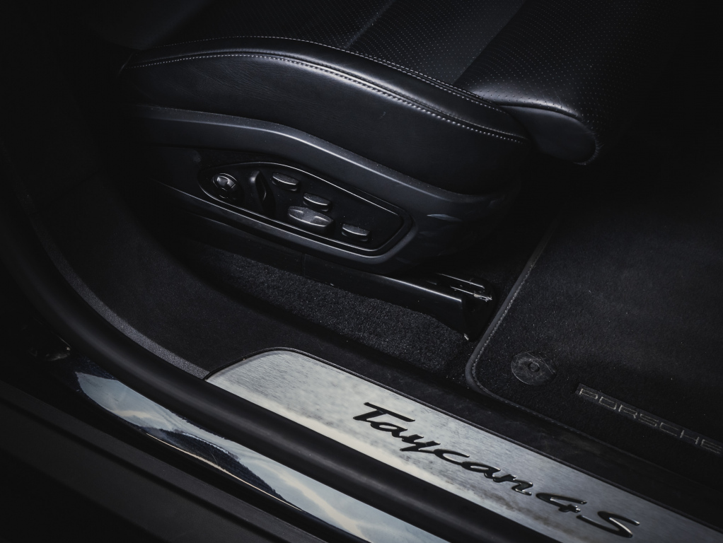 Porsche Taycan vaihtoauto