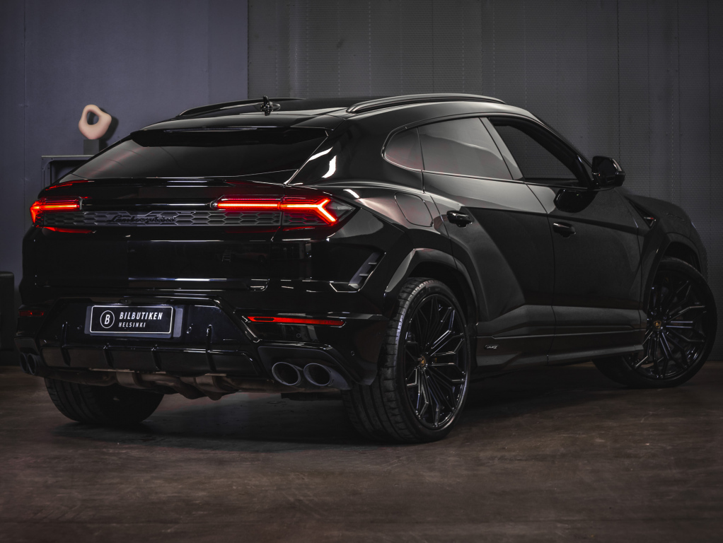 Lamborghini Urus vaihtoauto