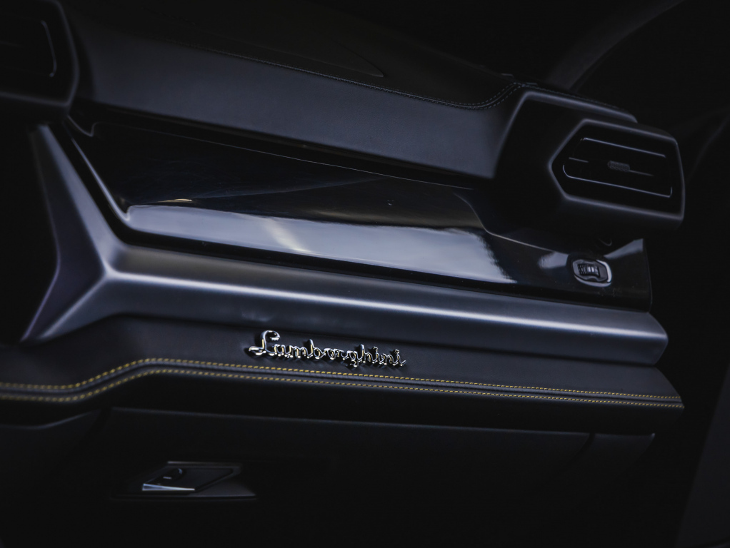 Lamborghini Urus vaihtoauto