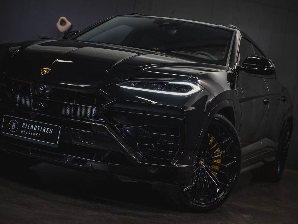 Lamborghini Urus vaihtoauto