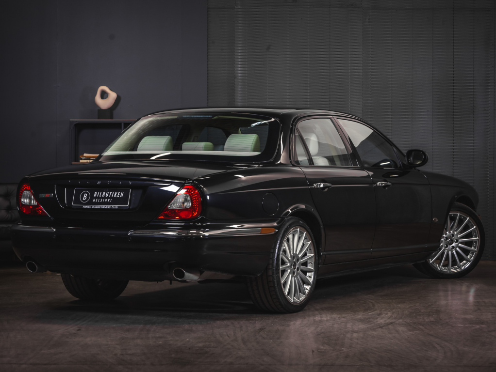 Jaguar XJR vaihtoauto