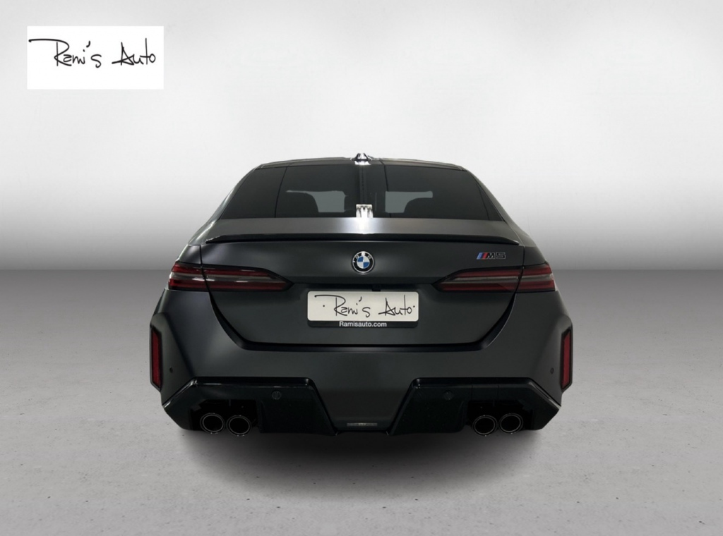 BMW M5 vaihtoauto