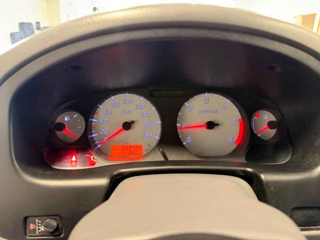 Nissan NP300 vaihtoauto