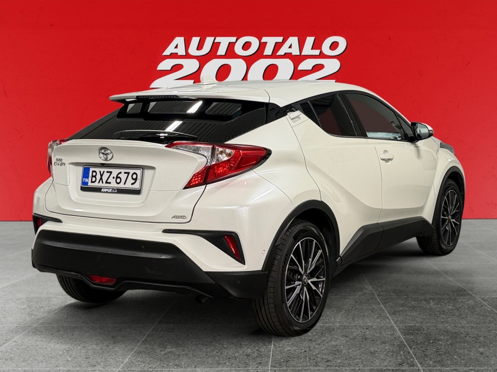 Toyota C-HR vaihtoauto
