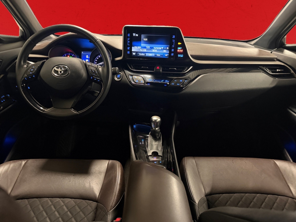 Toyota C-HR vaihtoauto
