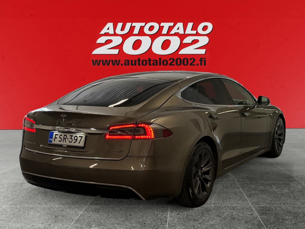 Tesla Model S vaihtoauto