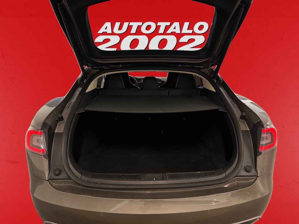 Tesla Model S vaihtoauto