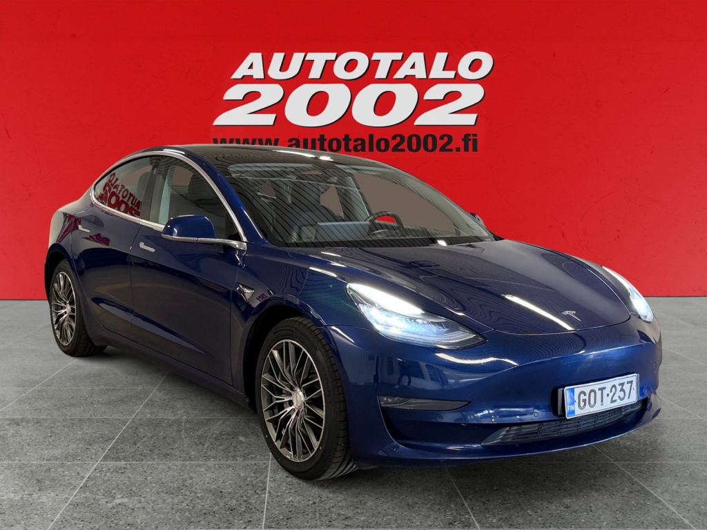Tesla Model 3 vaihtoauto
