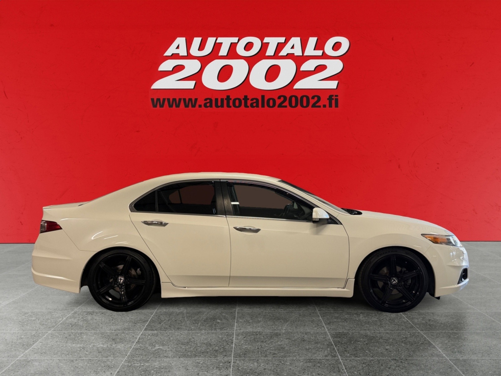 Honda Accord vaihtoauto
