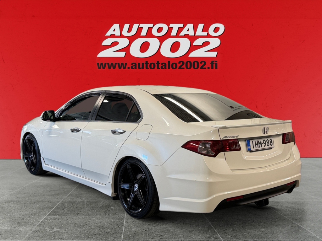 Honda Accord vaihtoauto