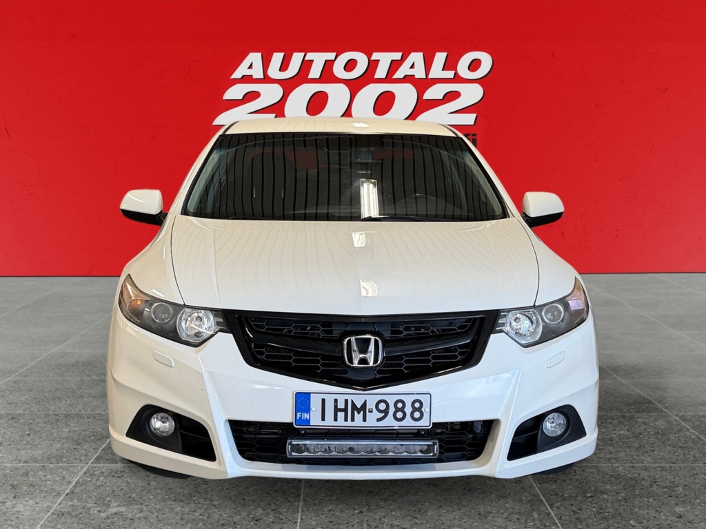 Honda Accord vaihtoauto