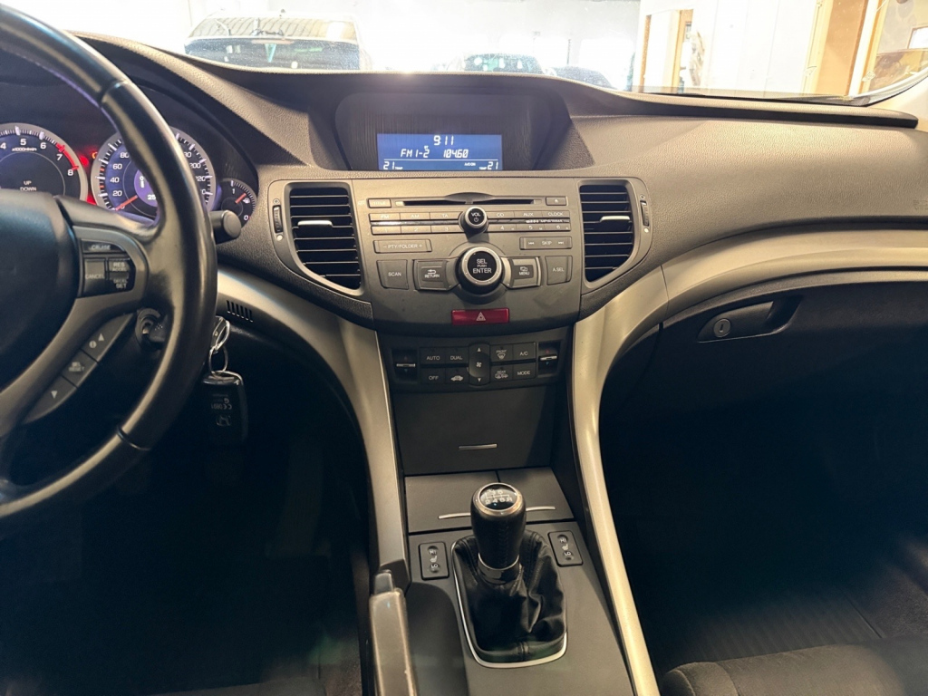 Honda Accord vaihtoauto
