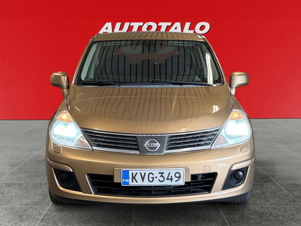 Nissan Tiida vaihtoauto