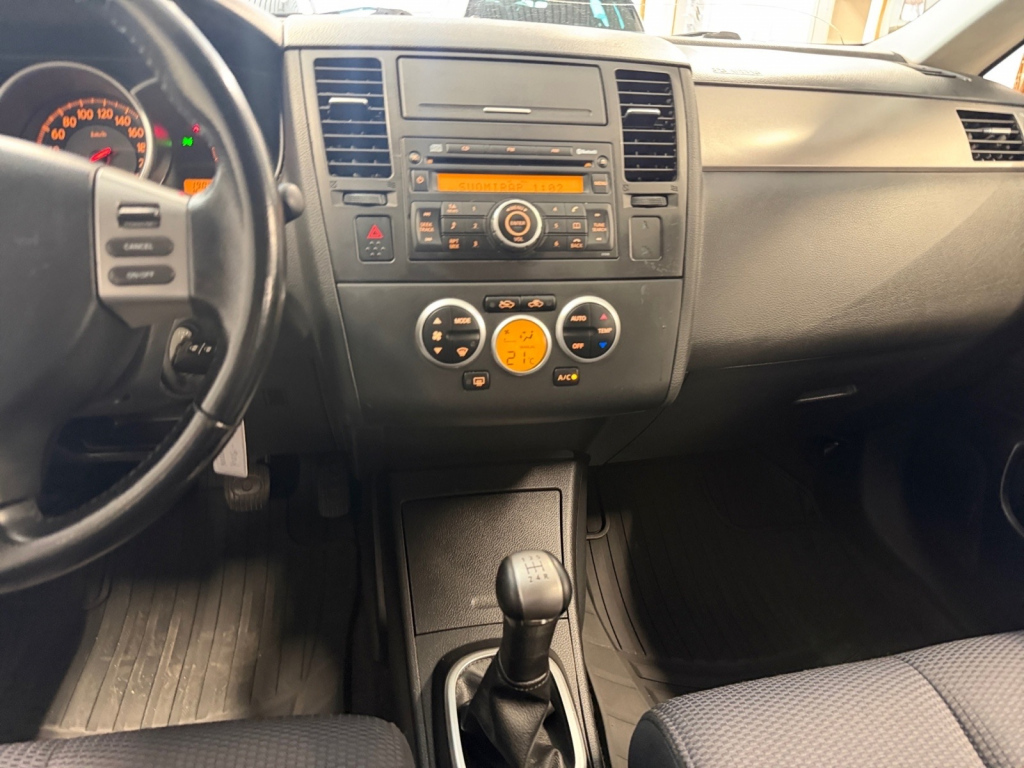 Nissan Tiida vaihtoauto