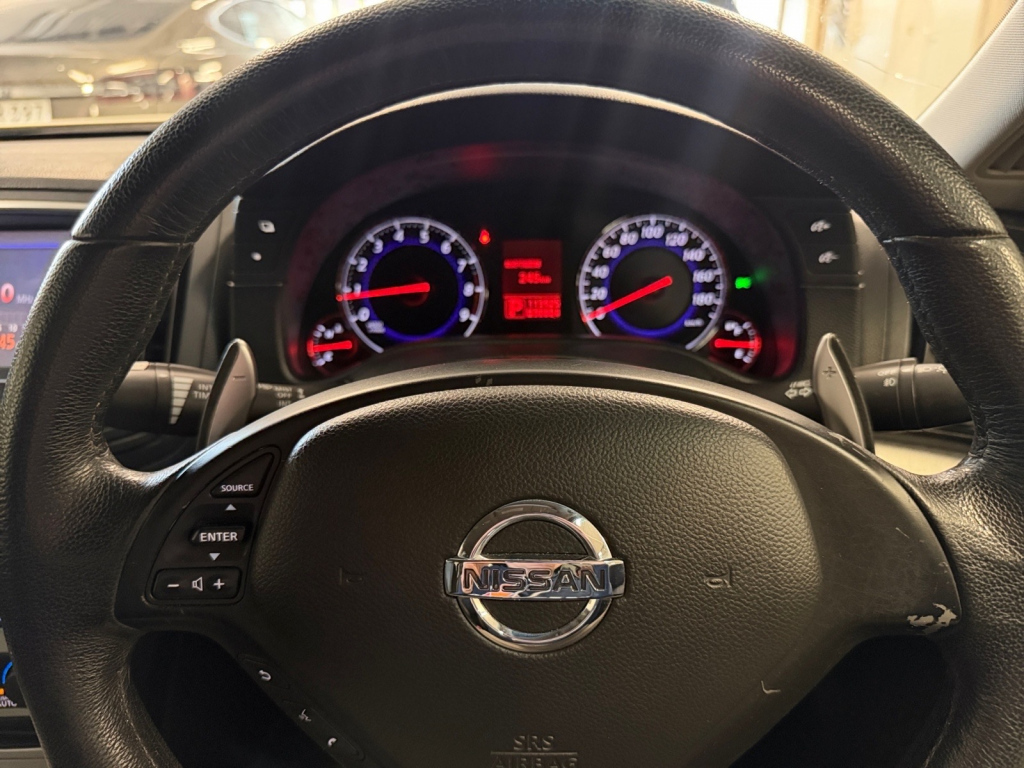 Nissan Skyline vaihtoauto