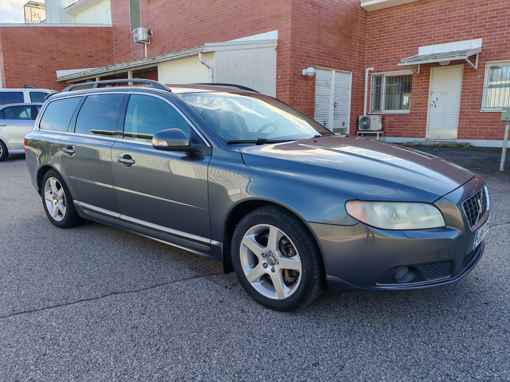 Volvo V70 vaihtoauto