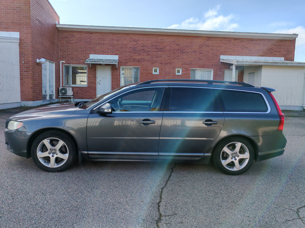 Volvo V70 vaihtoauto