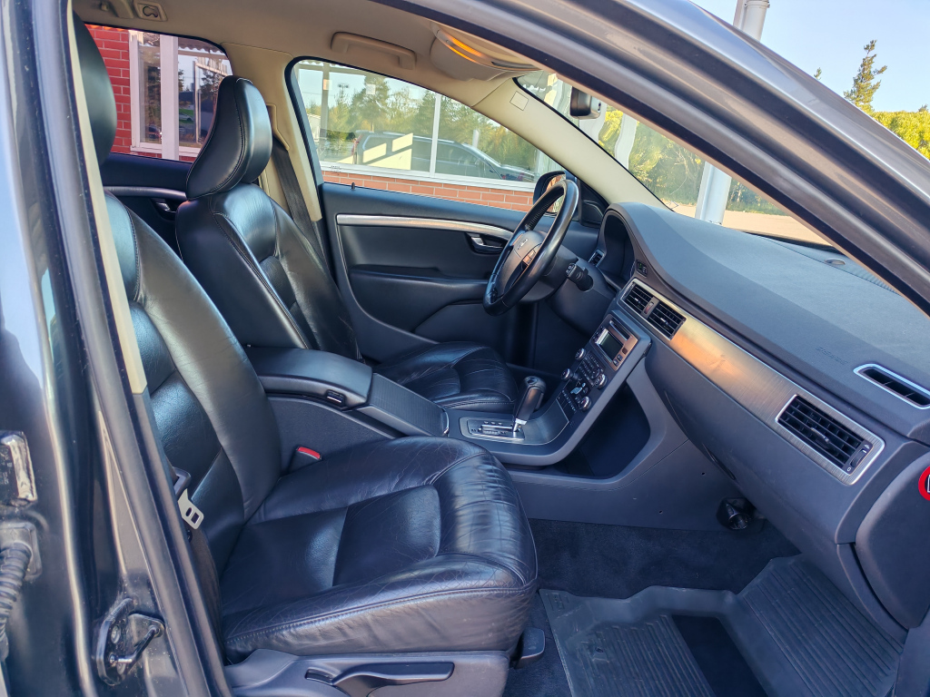 Volvo V70 vaihtoauto