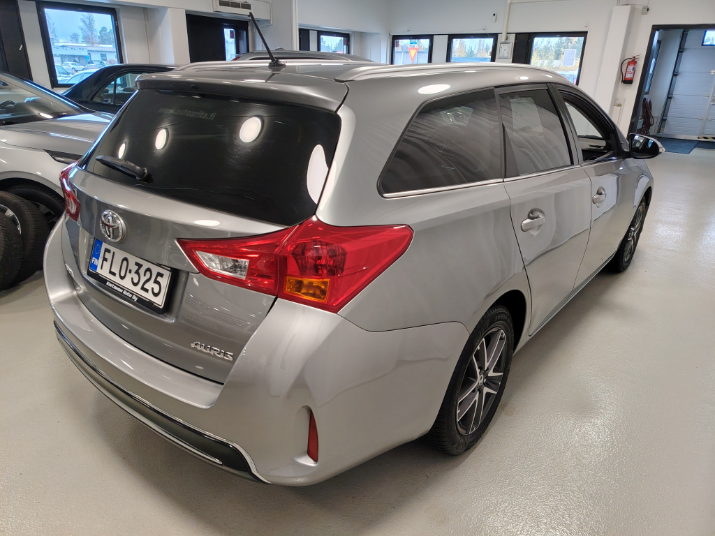 Toyota Auris vaihtoauto