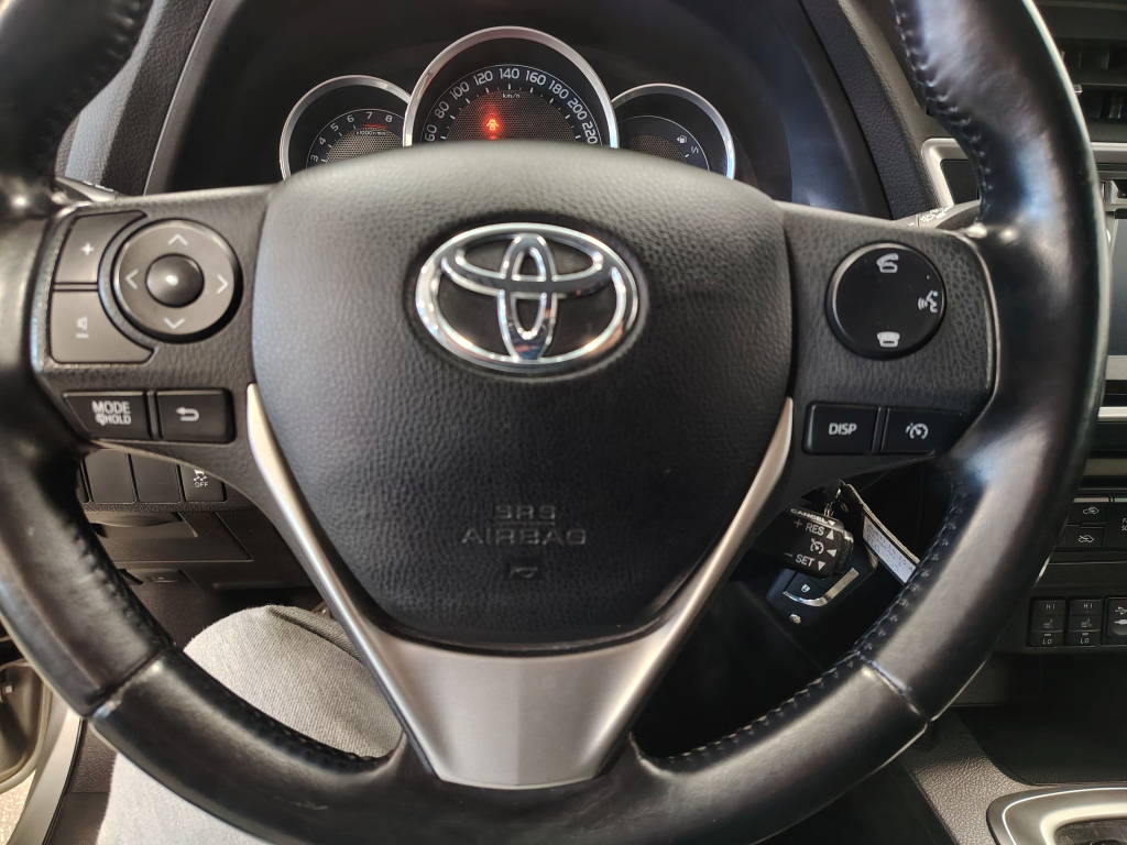 Toyota Auris vaihtoauto