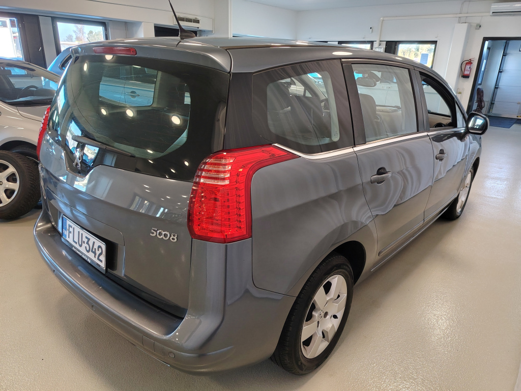 Peugeot 5008 vaihtoauto