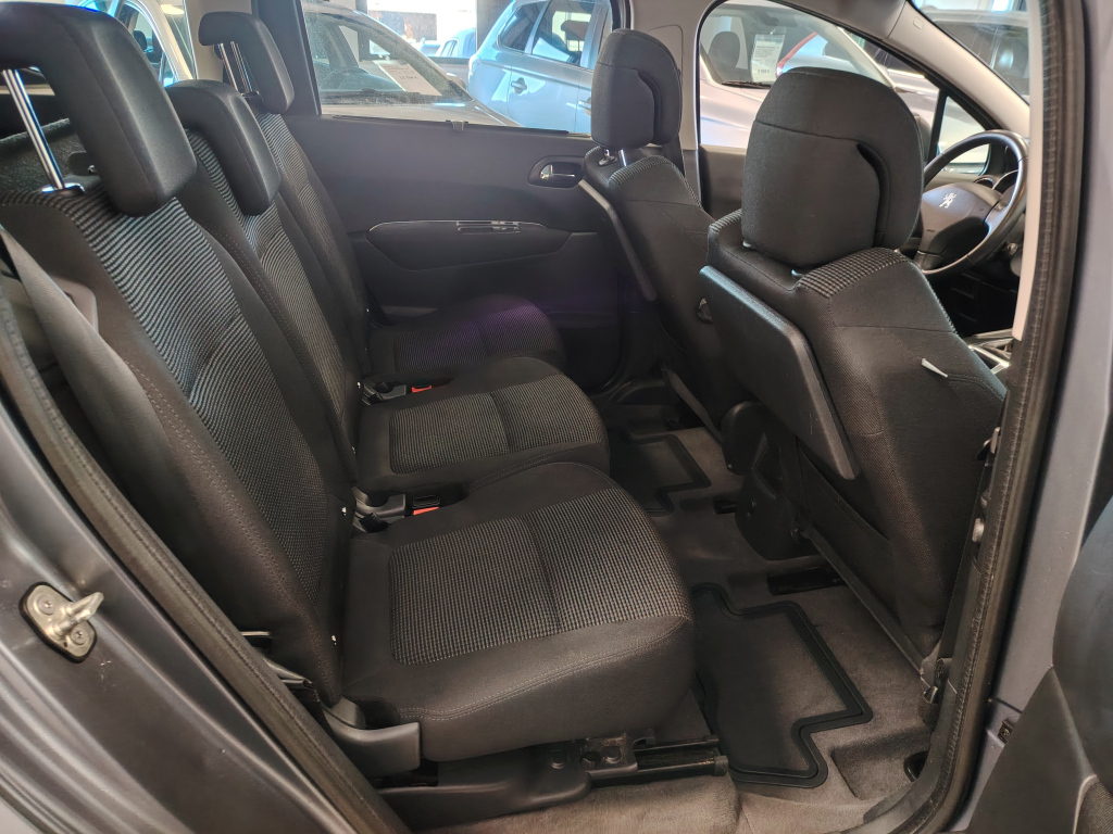 Peugeot 5008 vaihtoauto
