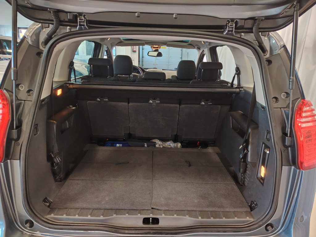Peugeot 5008 vaihtoauto