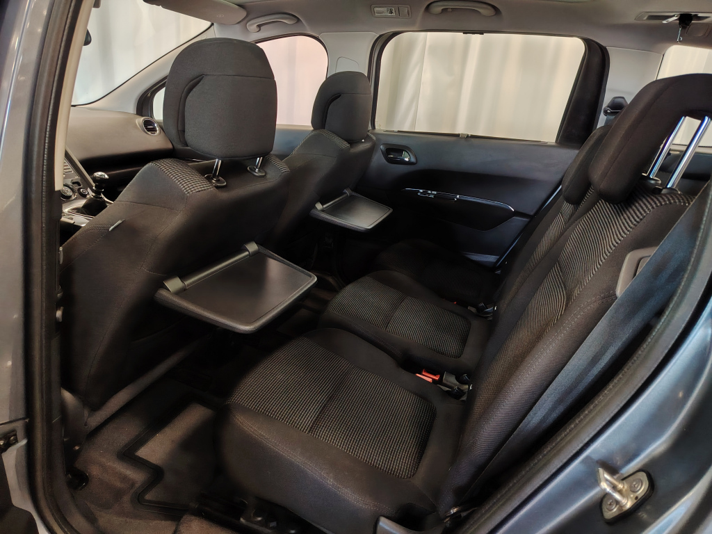Peugeot 5008 vaihtoauto