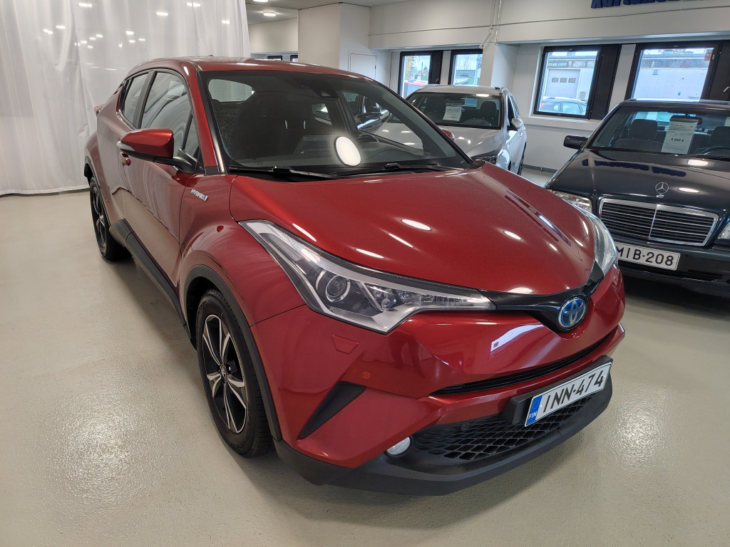 Toyota C-HR vaihtoauto