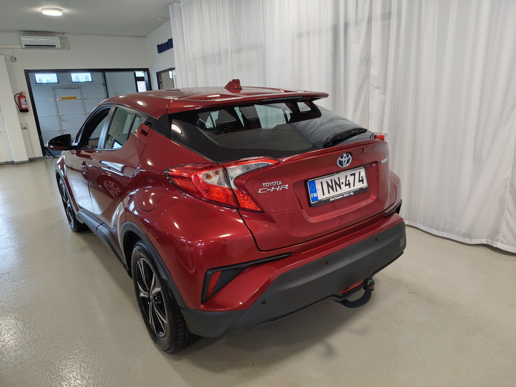 Toyota C-HR vaihtoauto