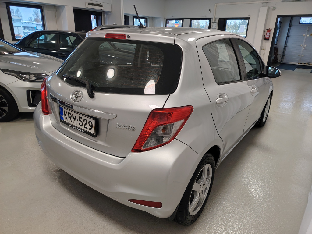 Toyota Yaris vaihtoauto