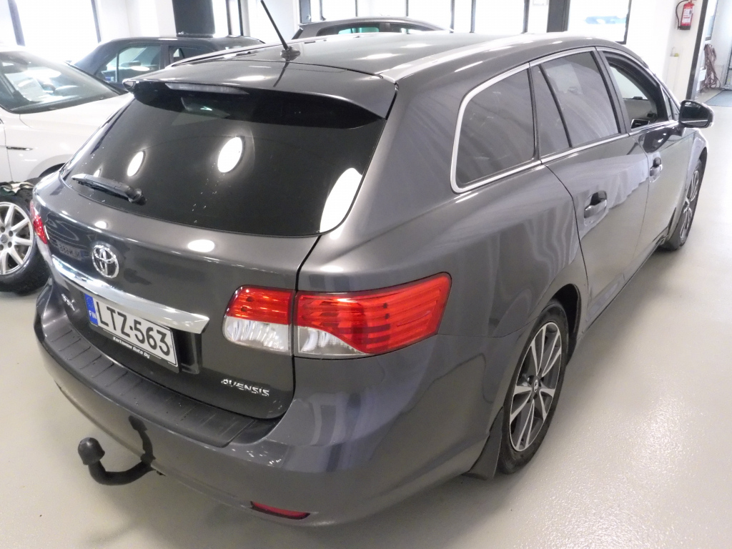 Toyota Avensis vaihtoauto