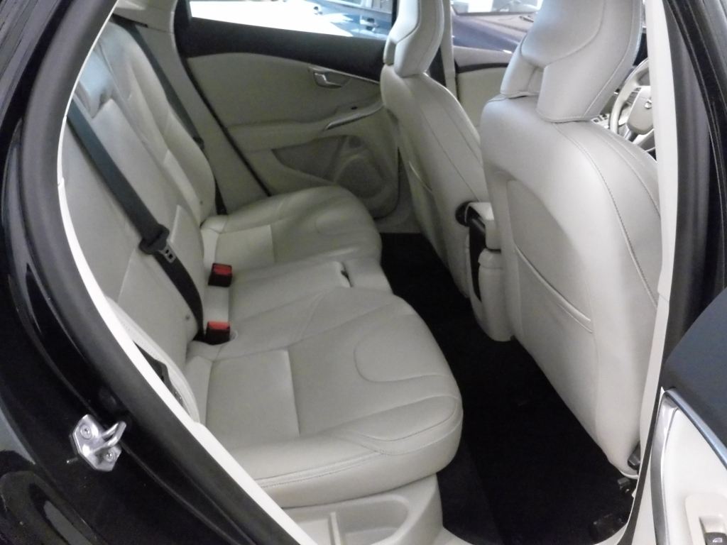 Volvo V40 Cross Country vaihtoauto