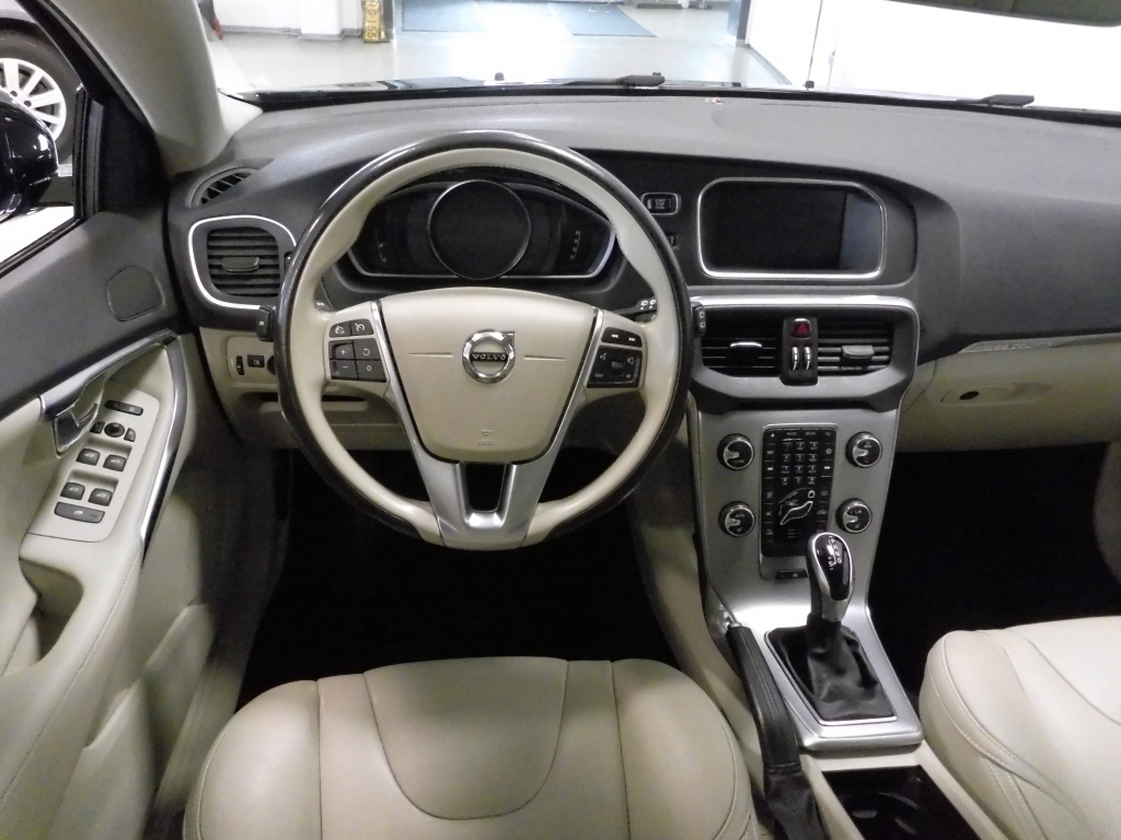 Volvo V40 Cross Country vaihtoauto