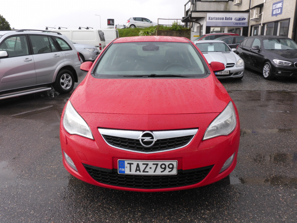 Opel Astra vaihtoauto