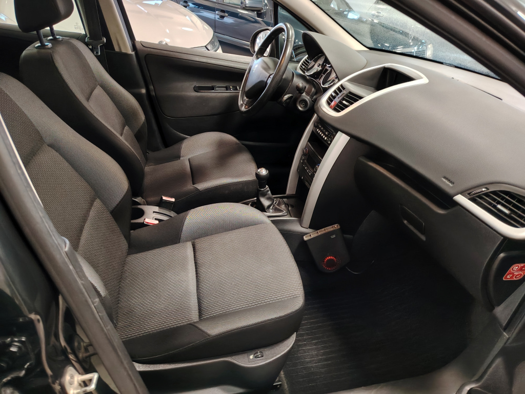 Peugeot 207 vaihtoauto