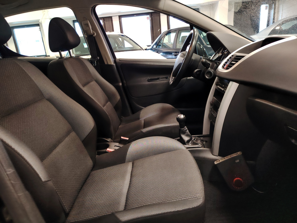 Peugeot 207 vaihtoauto